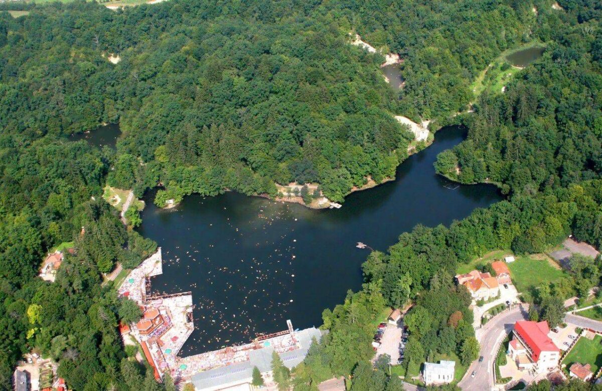 Stațiunea superbă din România care a devenit un magnet pentru turiști. Oamenii vorbesc de „un miracol trăit aici”