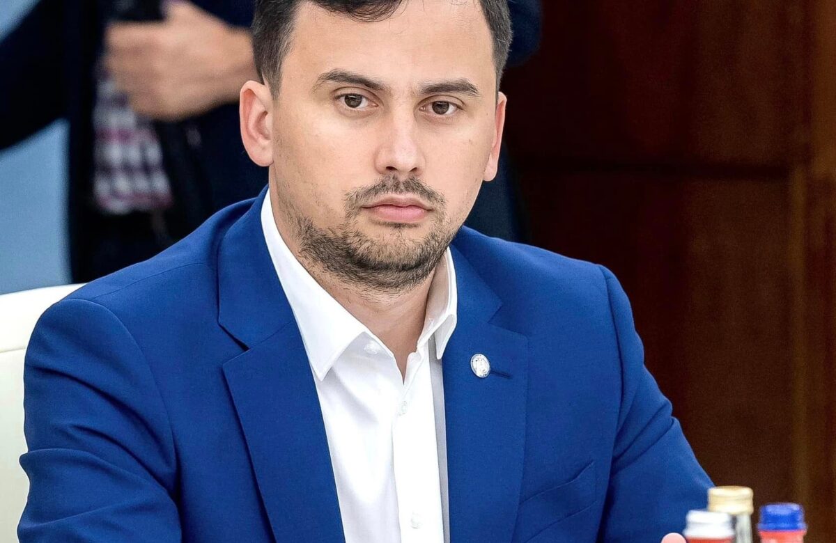 Alexandru-Mihai Ghigiu, numit în funcţia de şef al Cancelariei prim-ministrului