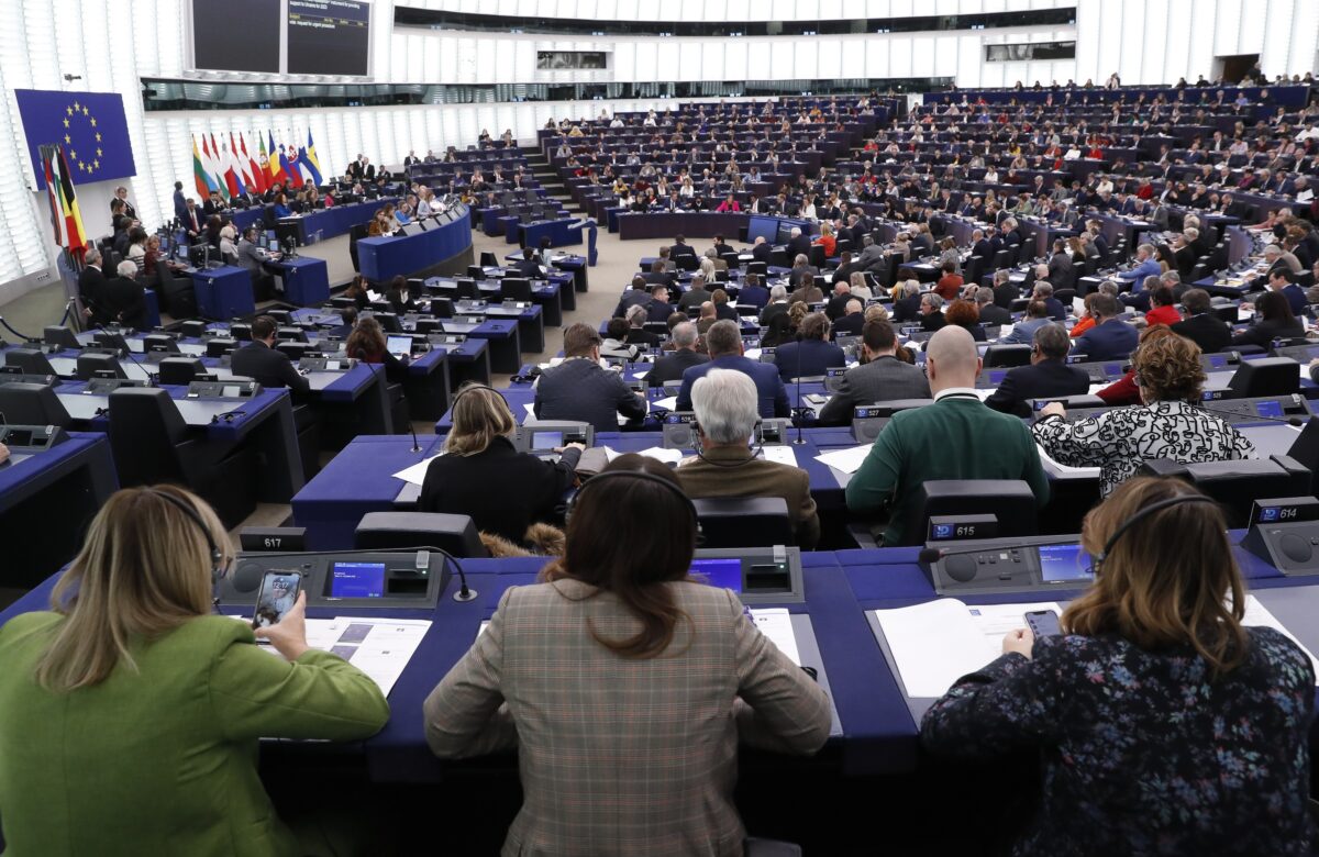 Eurodeputații cer noi măsuri de sprijin pentru România în contextul blocării navelor cu cereale ucrainene