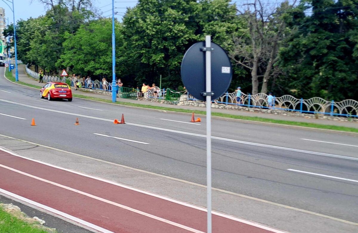 Cursa auto de la Drobeta Severin s-a încheiat cu un accident grav