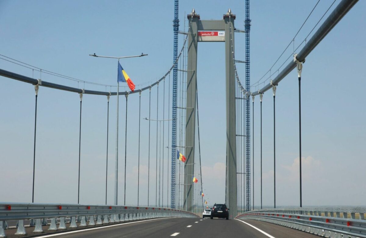Șoferii au fost nerăbdători ca podul de la Brăila să fie dat în trafic