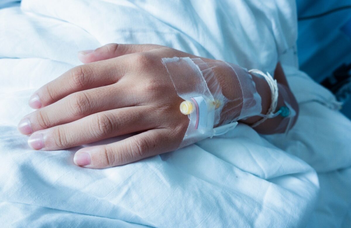 Simptome asociate virulului West Nile care nu trebuie ignorate. Un medic explică semnele la care trebuie să mergi imediat la spital