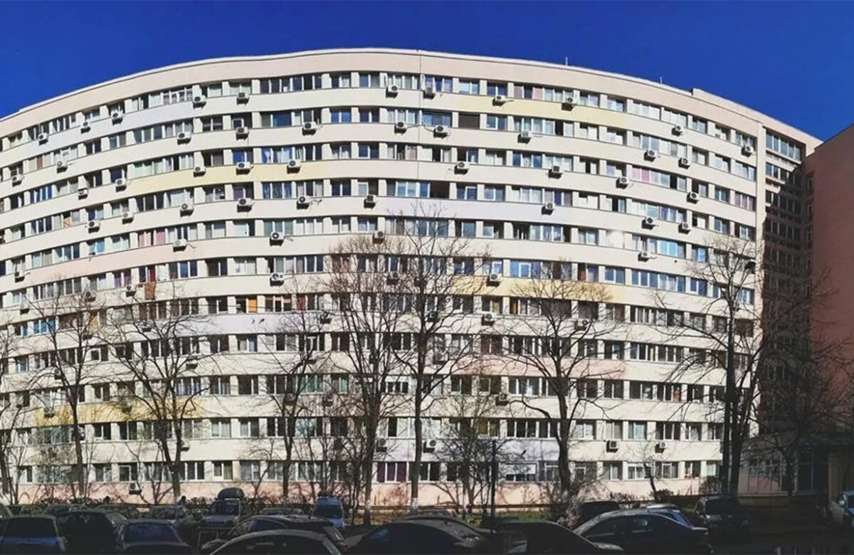 Câte apartamente are cel mai mare bloc din România. Este cât un oraș întreg