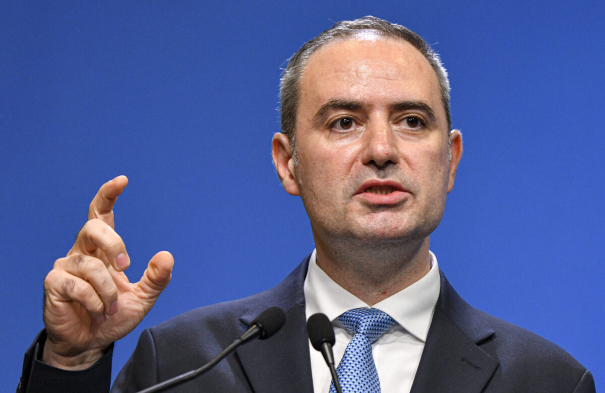 „Dobânda la care se împrumută România a coborât spre aproximativ 6,4% pe an, cel mai scăzut nivel din ultimii 2 ani”