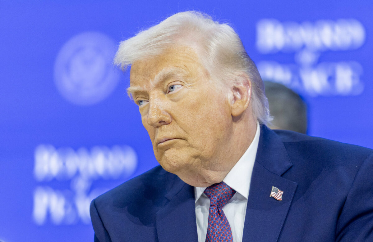 Trump a îndemnat Europa să fie „foarte precaută” din cauza „problemelor grave legate de migrație și energia verde”