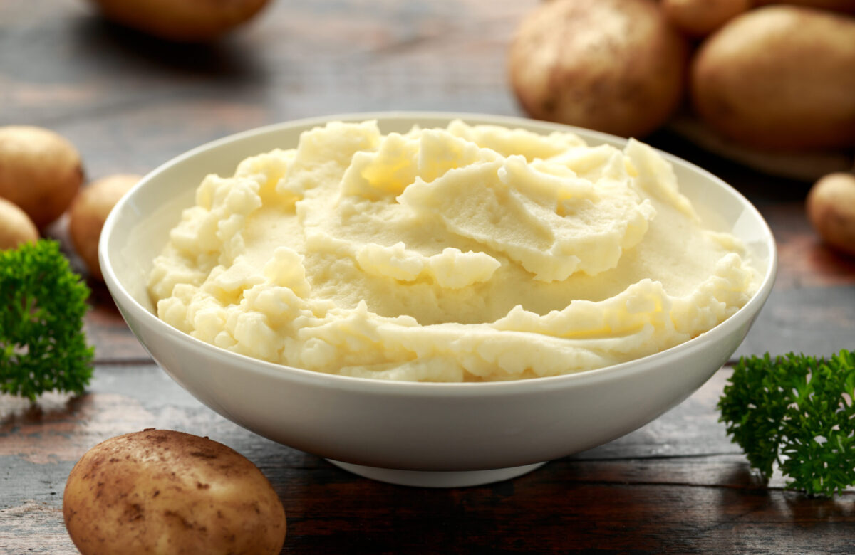 Piureul de cartofi este mult mai cremos și mai gustos dacă adaugi un ingredient simplu