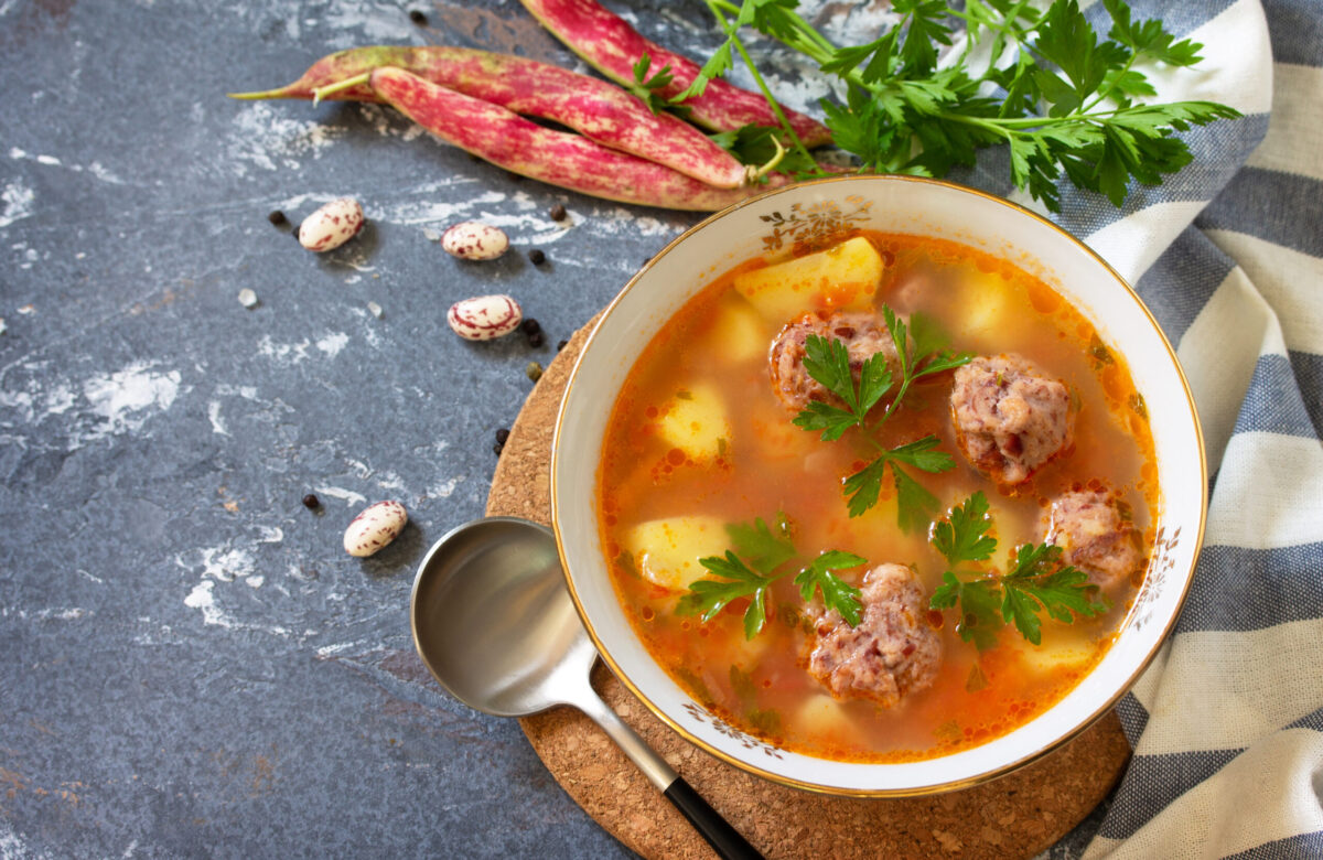 Ciorba de perișoare de post. Este un festin, nu o soluție de avarie. Nu ai voie s-o ratezi