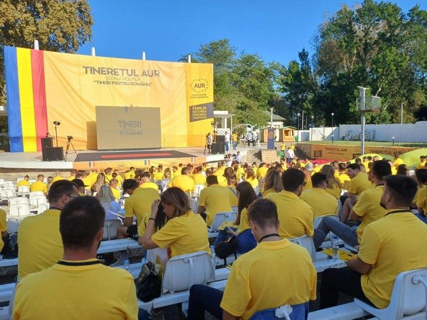 Cutremur în AUR: trei membri, trimiși în judecată pentru violul de la Școala de Vară. O fată de 17 ani cere dreptate după doi ani