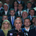 Îşi poate permite PNL să-l sacrifice pe Ilie Bolojan? Analist: „Dacă ar dansa cum le cântă pesediștii, ar fi o sinucidere politică"