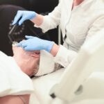O femeie a murit după un lifting facial la o clinică din București. Motivul pentru care inspectorii sanitari nu au putut intra în cabinet
