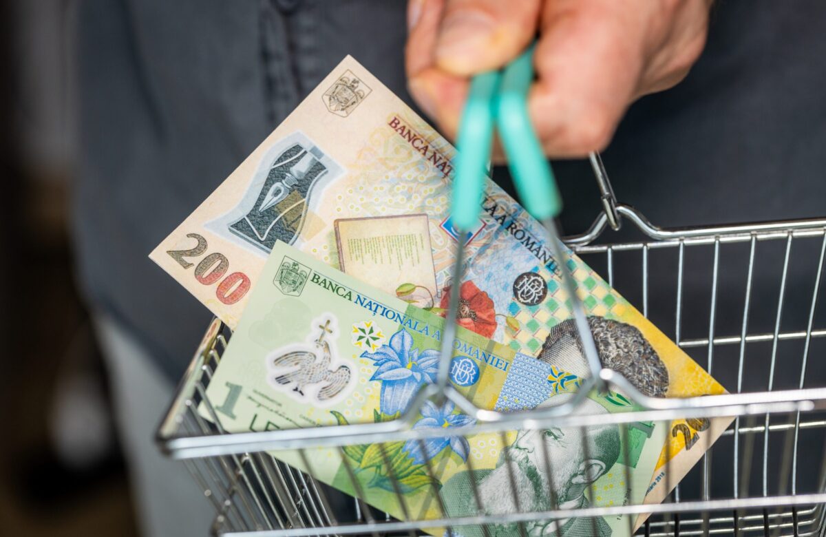 Consumul s-a prăbușit în 2026. Datele de la INS arată că taxele și creșterile de prețuri au generat un dezastru economic