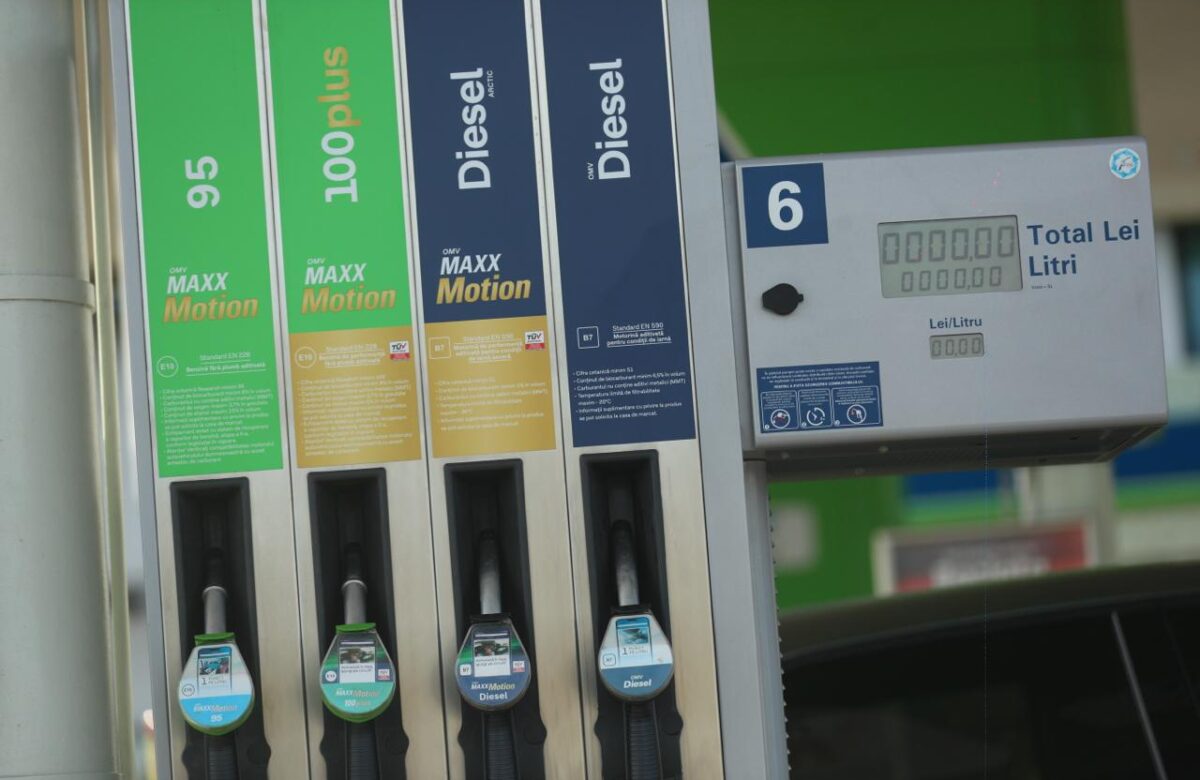 Prețul carburanților din România a scăzut după intrarea în vigoare a armistițiul dintre SUA și Iran. Cât costă astăzi benzina și motorina