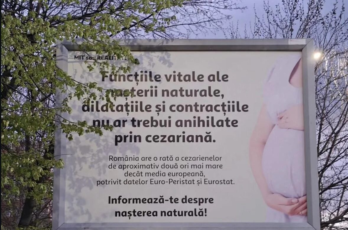 O senatoare USR cere eliminarea panourilor publicitare care promovează nașterea naturală. „Sunt afirmații fără context, fără explicații”