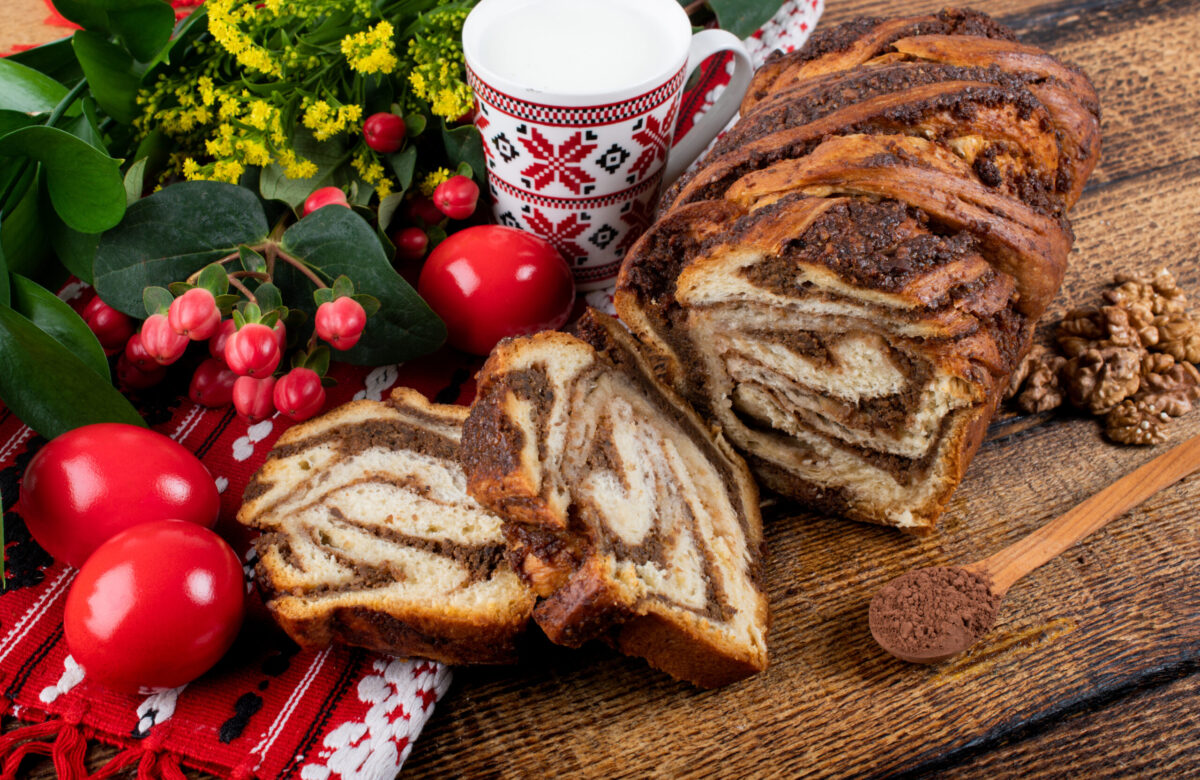 Cum să obții cei mai pufoși cozonaci care se desfac fâșii-fâșii