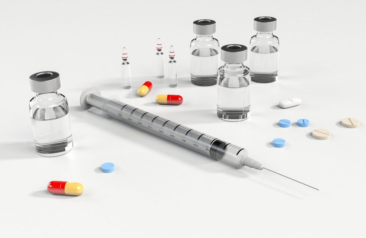 Veste importantă pentru pacienți: medicamentele scumpe din programele naționale ar putea fi găsite și în farmaciile obișnuite
