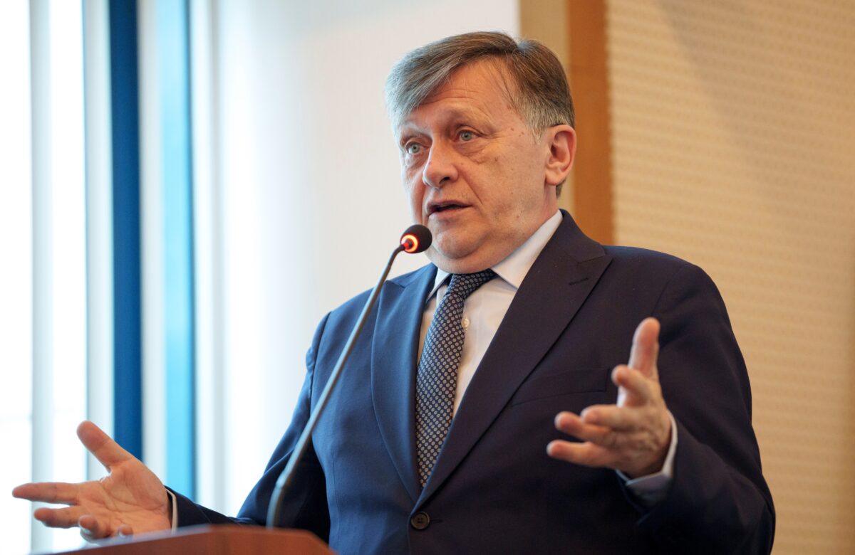 Crin Antonescu indică noul pol de influență din politică: „Ilie Bolojan a devenit un personaj puternic, poate cel mai puternic”