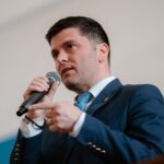 Adrian Cozma, vicepreședintele Camerei Deputaților, reia apelul pentru colegii din PNL: „Nu aș vrea să dăm guvernarea în brațele PSD”