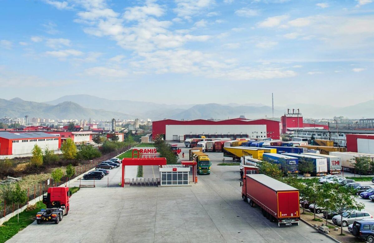 Tăieri salariale la cel mai mare producător de mobilă din România, furnizor exclusiv pentru Ikea. Care este motivul