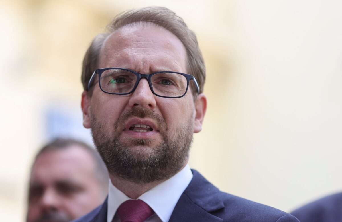 Fritz acuză PSD că blochează legile din PNRR: „Vor doar capul lui Ilie Bolojan”. De ce îl contrazice pe Kelemen Hunor
