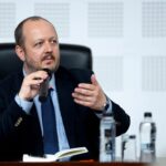 Prima „demisie” din echipa lui Eugen Tomac înaintea votului de învestitură. Adrian Papahagi se retrage: „Mă depășește”