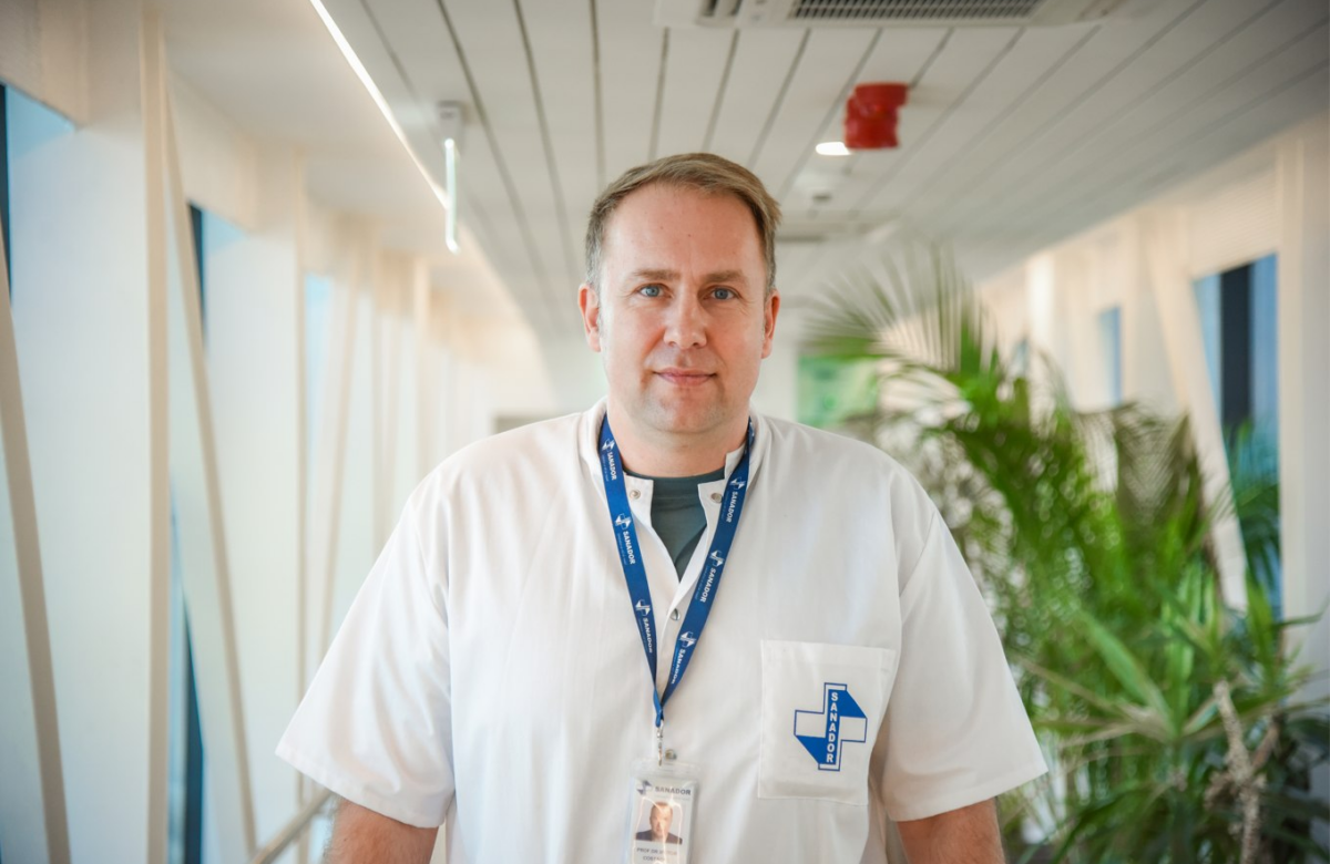 Prof. Dr. Victor Costache, șeful Secției de Chirurgie Cardiovasculară SANADOR: „În bolile valvelor inimii, tratamentul modern poate evita tăierea sternului în cele mai multe cazuri“