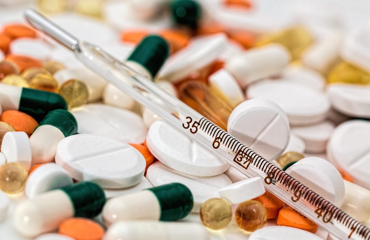 Avertismentul medicilor privind pastilele banale din farmacii care pot deveni toxice sau își pierd efectul din cauza caniculei