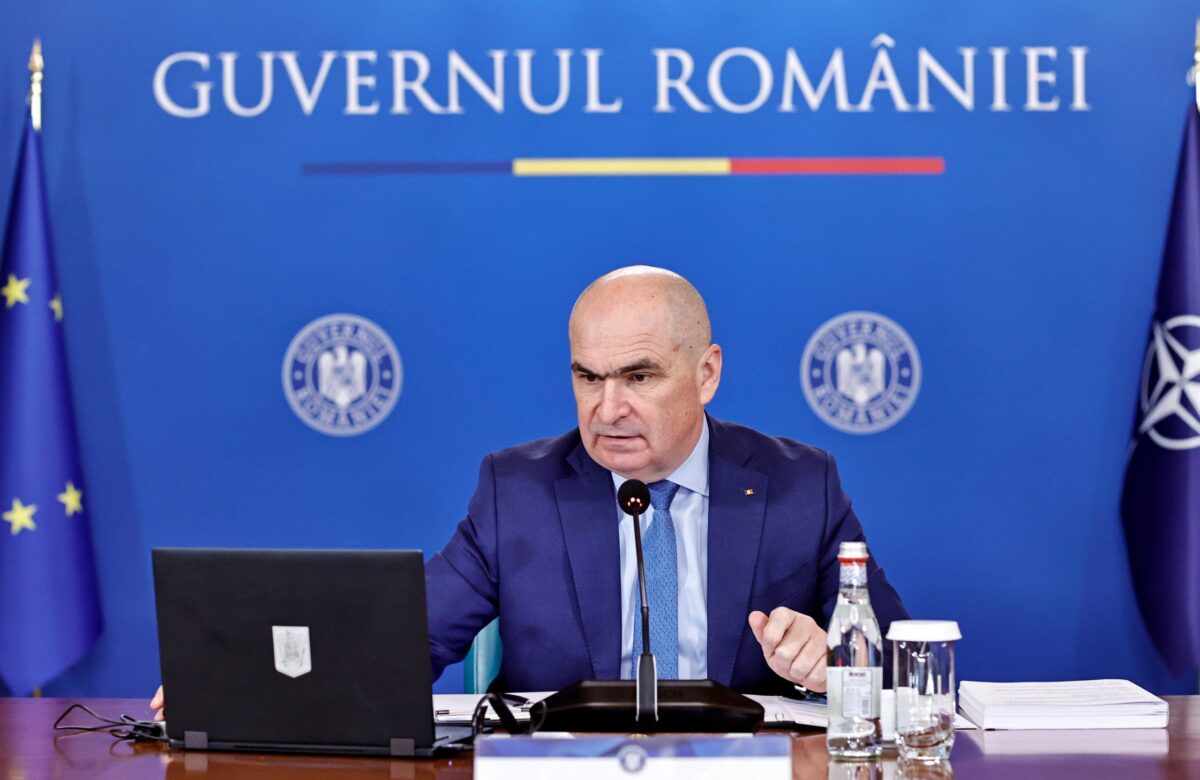 Bolojan cere analiză înainte de deblocarea a 26.000 de posturi în sănătate: „Unele spitale funcționează doar ca să dea salarii”
