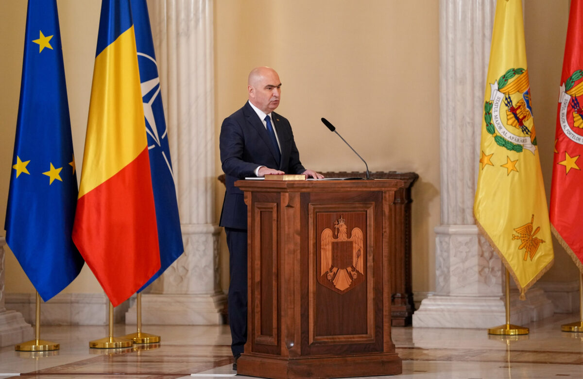 Ce s-a ales de promisiunea lui Bolojan de la început de mandat că va salva economia. A preluat o țară cu o prognoză de creștere de 2,4% pentru 2026, iar datele oficiale arată acum o scădere de -1,2%. O gaură de peste 70 de miliarde de lei