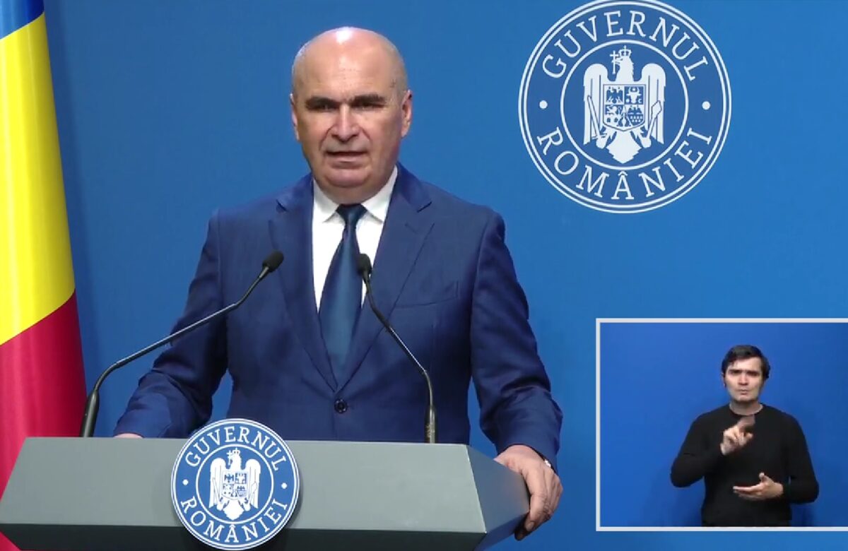 a redus investițiile de la buget, a tăiat peste 3 miliarde lei de la salarii și a încasat cu 11 miliarde mai mult din taxarea muncii