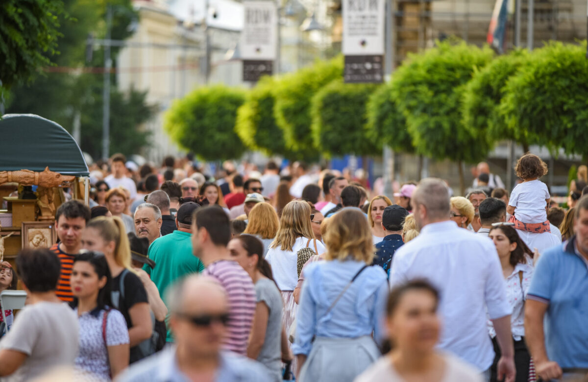 Se schimbă legislația imigrărilor din august 2026. Cum vor putea firmele să aducă muncitori din afara UE