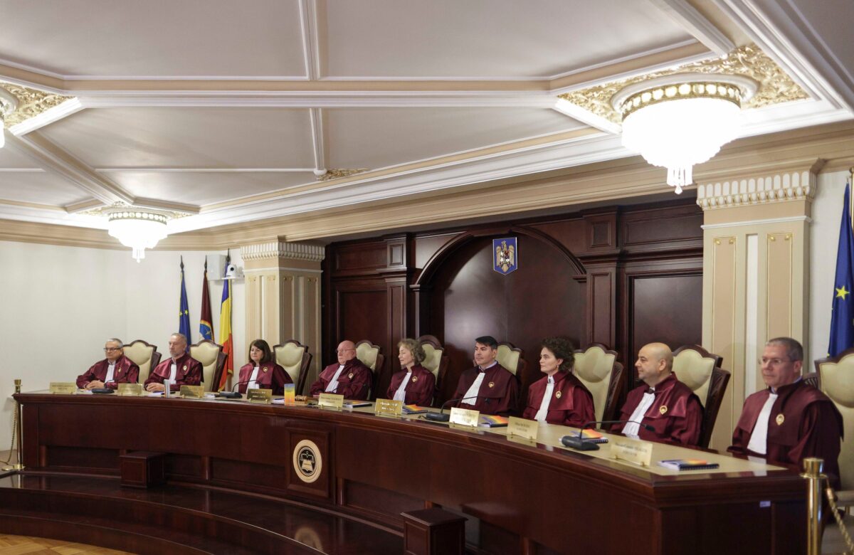 CCR a votat 5-3 pentru amendamentul care îl lasă pe Fritz fără mandat. Cine a fost pentru și cine împotrivă SURSE