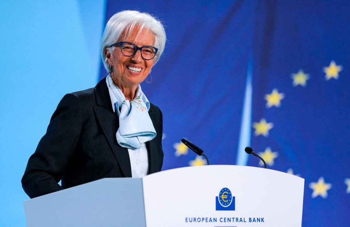 BCE majorează dobânda de politică monetară. Ce se întâmplă cu ratele românilor care au credite în euro