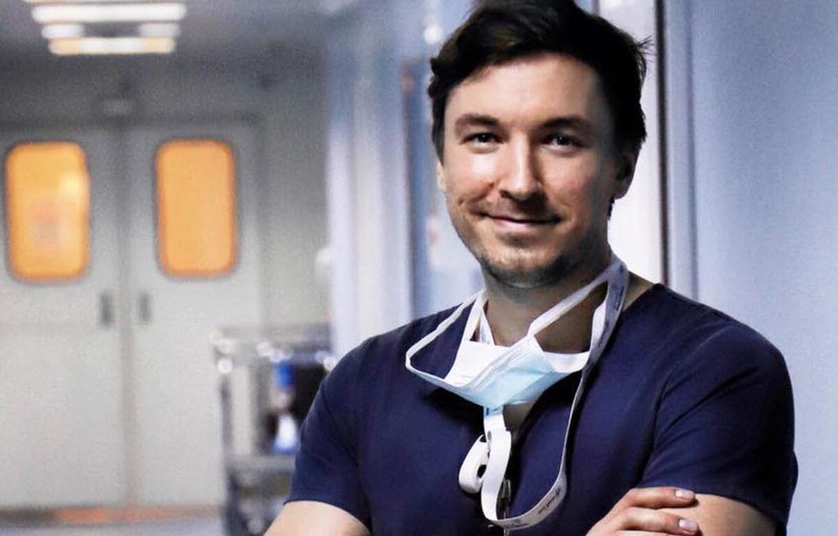 Vracii și suplimentele vor intra sub legalitate. Medic: „Dacă oamenii oricum o fac, e mai bine să existe reguli”