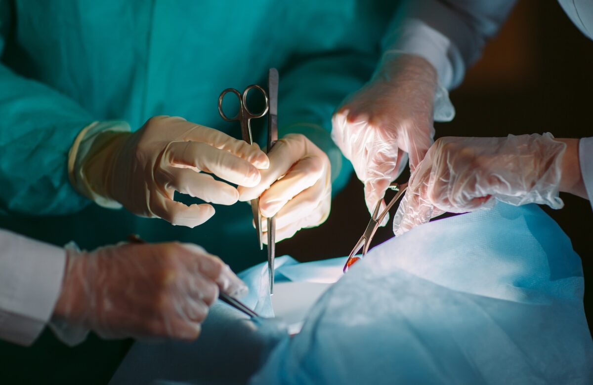 O femeie și-a salvat soțul printr-o premieră națională la Fundeni: primul transplant de ficat cu donator viu și prelevare robotizată