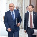 Fostul șef al Cancelariei Prim-ministrului vorbește despre „greaua moștenire” de care PSD îl acuză pe Ilie Bolojan. Susține că a redus costurile cu 90% după ce Guvernul a cumpărat SUV-uri fabricate în România